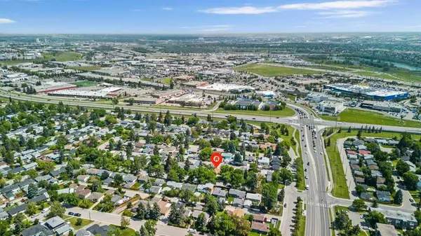 Calgary, AB T2H 1E3,44 Fraser RD SE