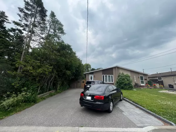 Pickering, ON L1W 2R1,823 Sanok DR #Lower