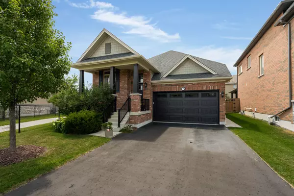 7 Cameron ST, Springwater, ON L9X 0S6