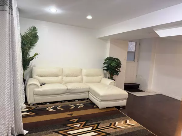 54 Jewel CRES #Basement, Brampton, ON L6R 2P5