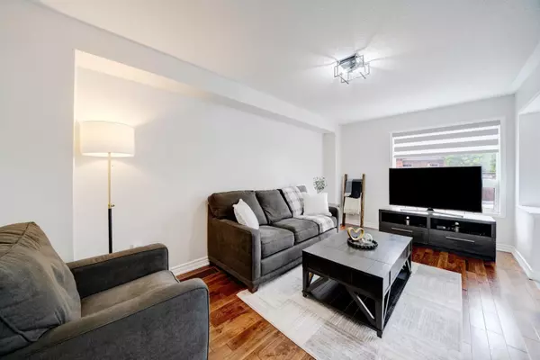 Halton Hills, ON L7G 6M1,49 Woodcote CRES