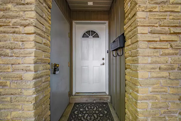 Oakville, ON L6H 1W3,1517 Elm RD #3