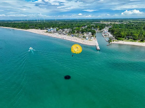 Lambton Shores, ON N0M 1T0,55 Centre ST