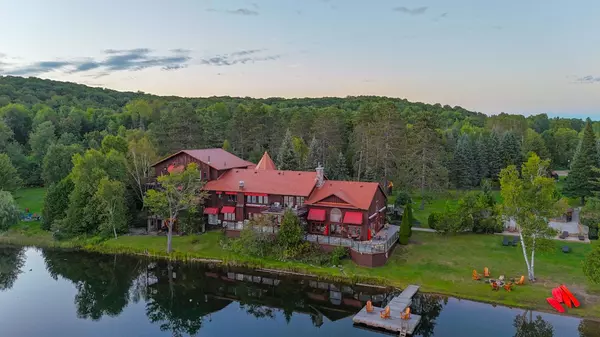 2004A, 2004B, 2006 Bay Lake RD, Bancroft, ON K0L 1C0