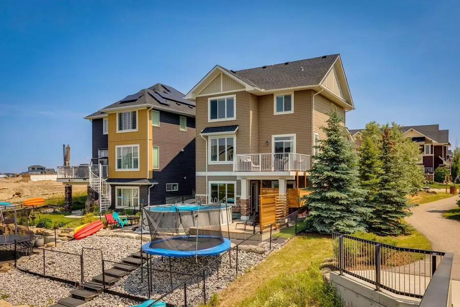 83 Baywater Rise SW, Airdrie, AB T4B 3V3