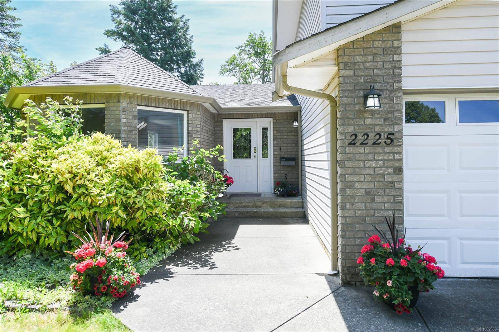 2225 Heron Cres, Comox, BC V9M 3Y2