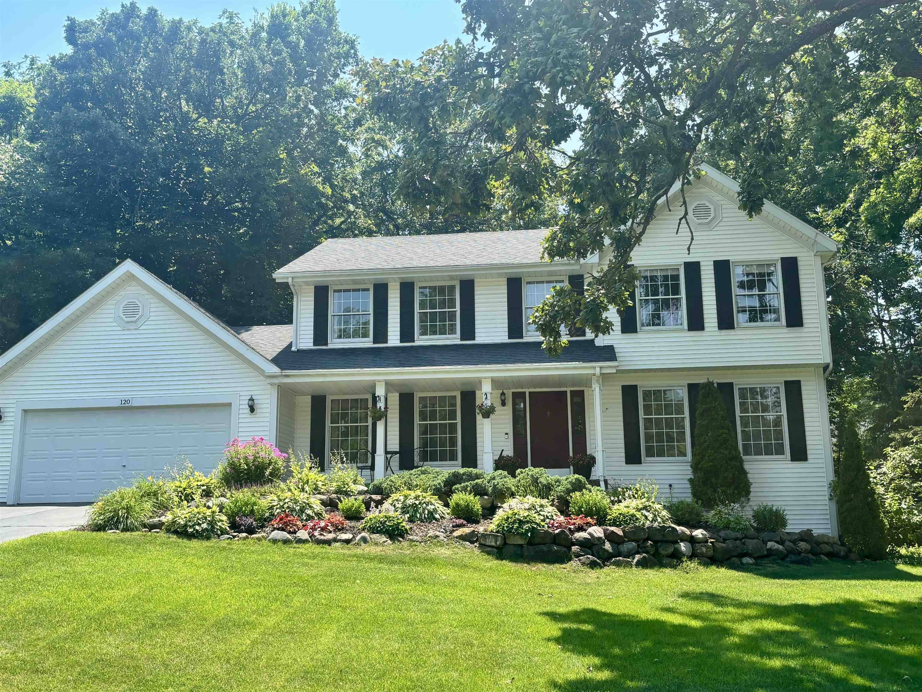 120 Colebrook Place, Rockton, IL 61072