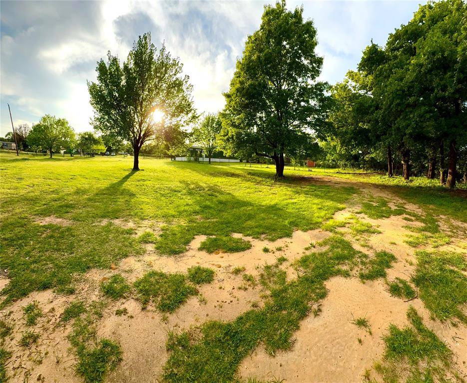 3205 Flora Street, Burleson, TX 76028