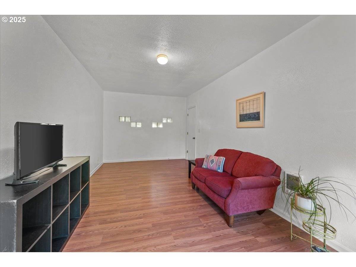 Portland, OR 97219,6930 SW BRIER PL