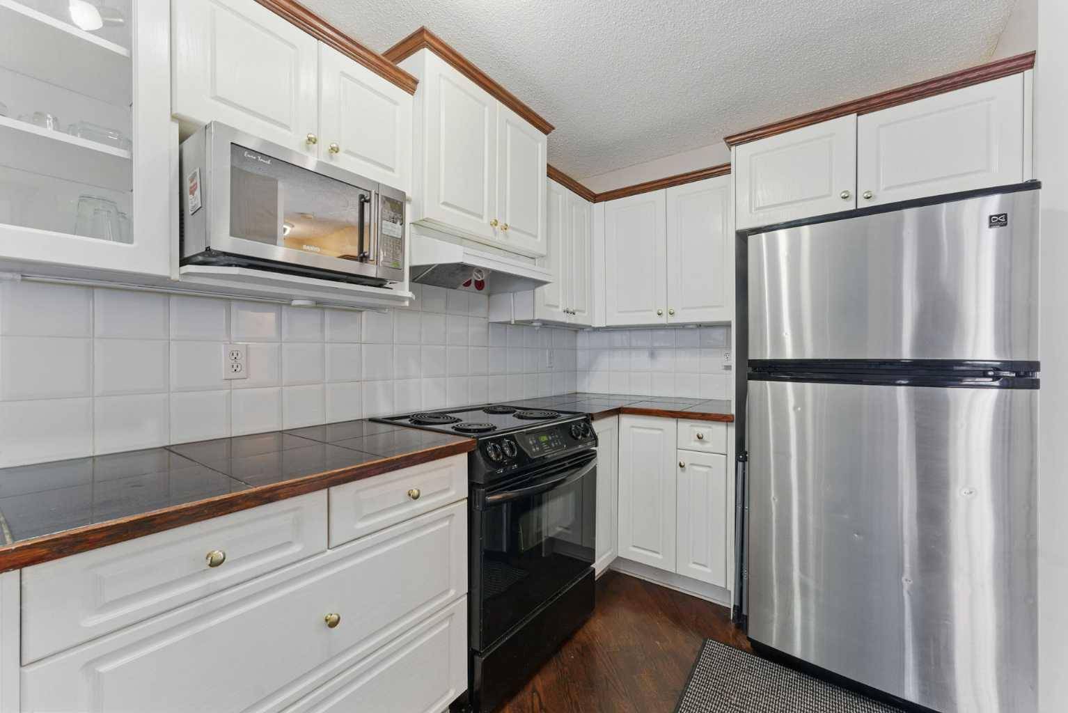 Calgary, AB T3Y 3Y9,206 Coral CV Northeast