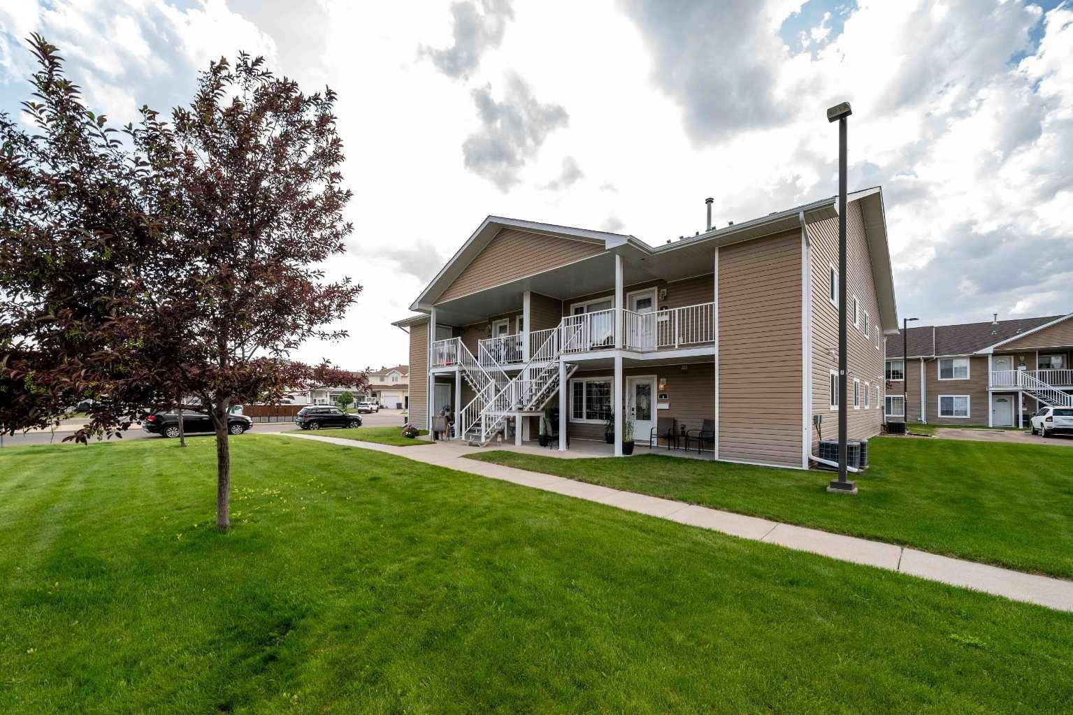 6 Northlands LN NE,  Medicine Hat,  AB T1C0A8