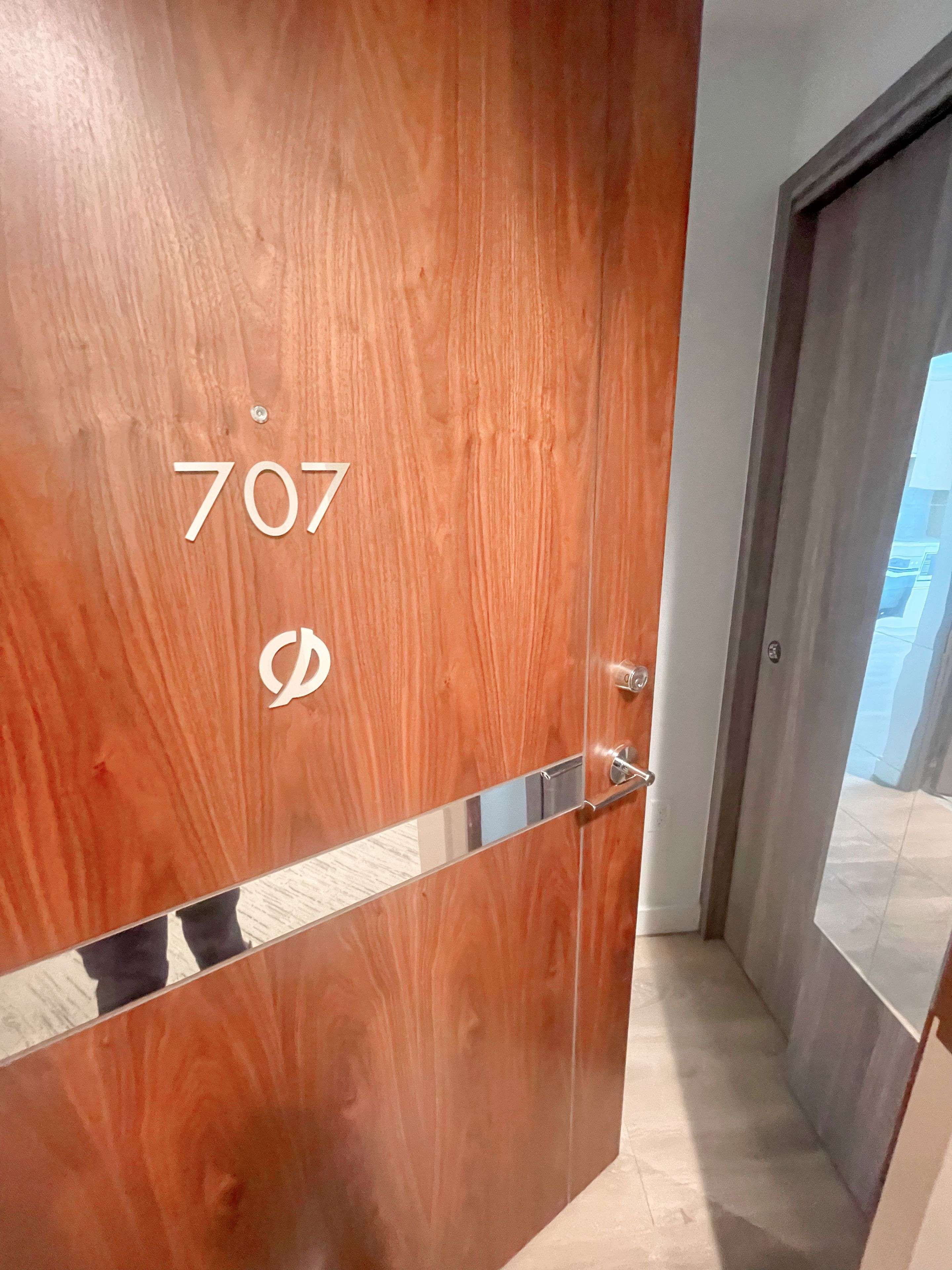 Toronto C15, ON M2K 0H1,85 Mcmahon DR #707