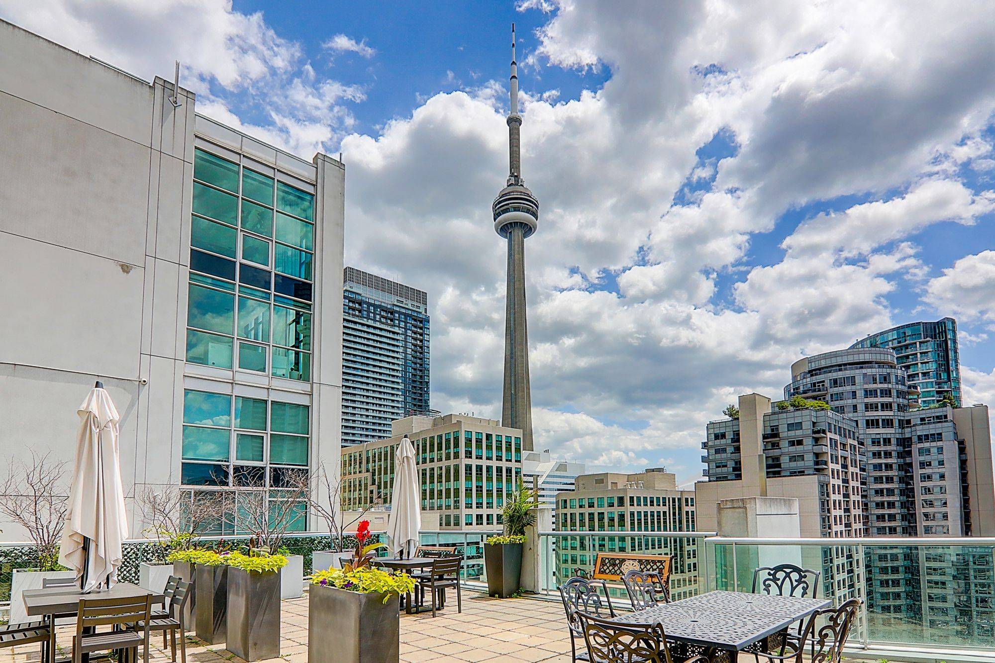 Toronto C01, ON M5V 3T3,36 Blue Jays WAY #610