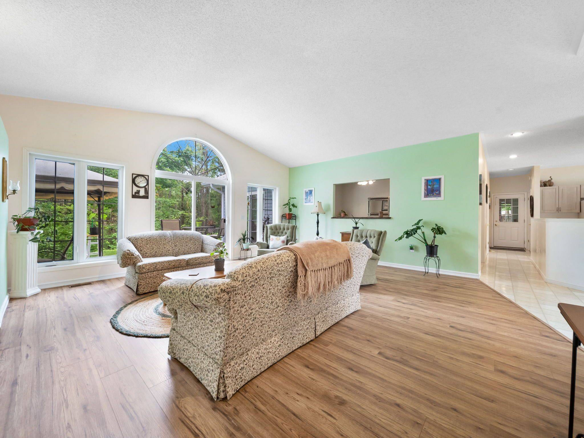 Oro-medonte, ON L0L 1T0,4 Beechwood CRES