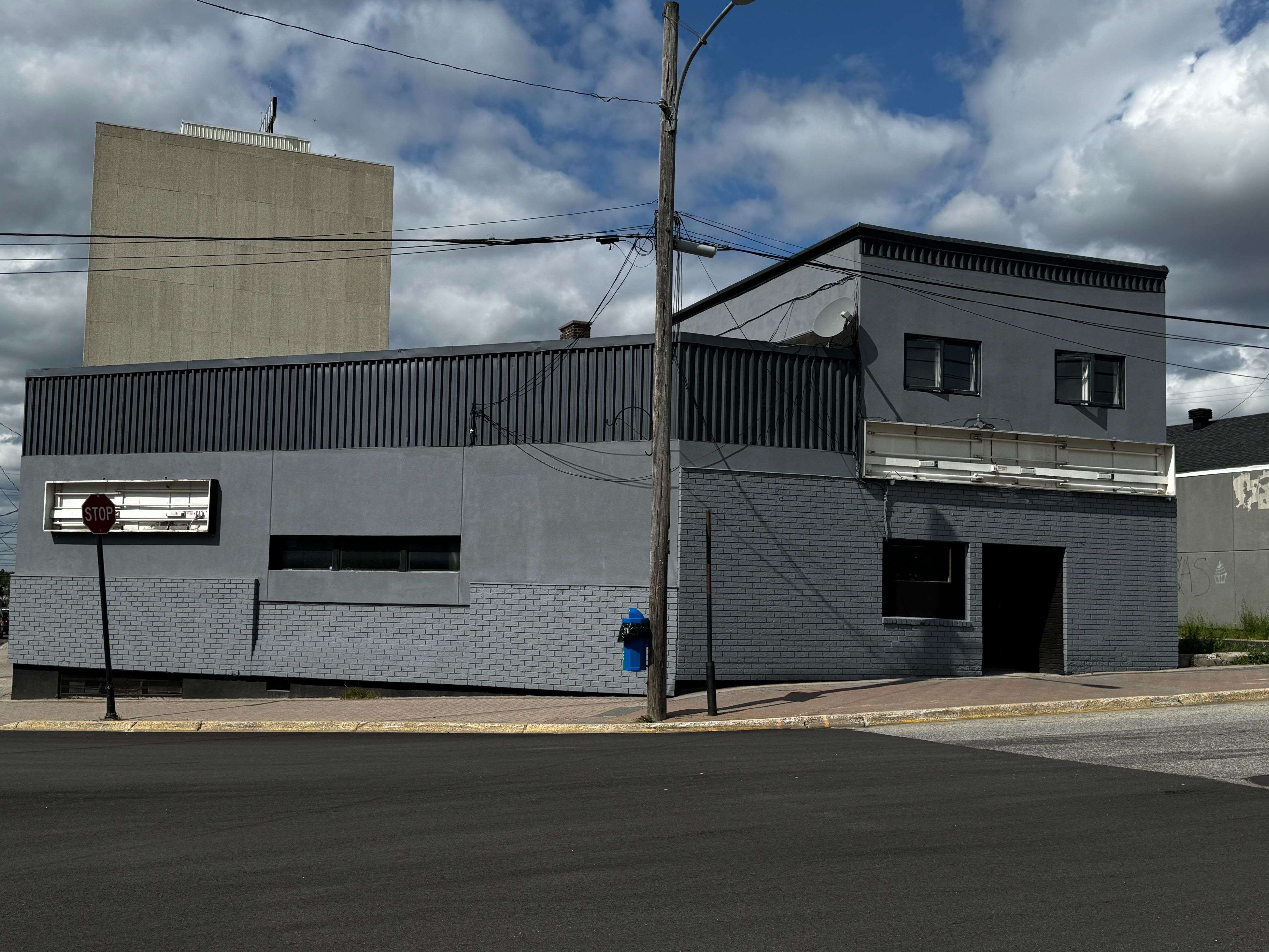 Timmins, ON P4N 1B8,6 Third AVE