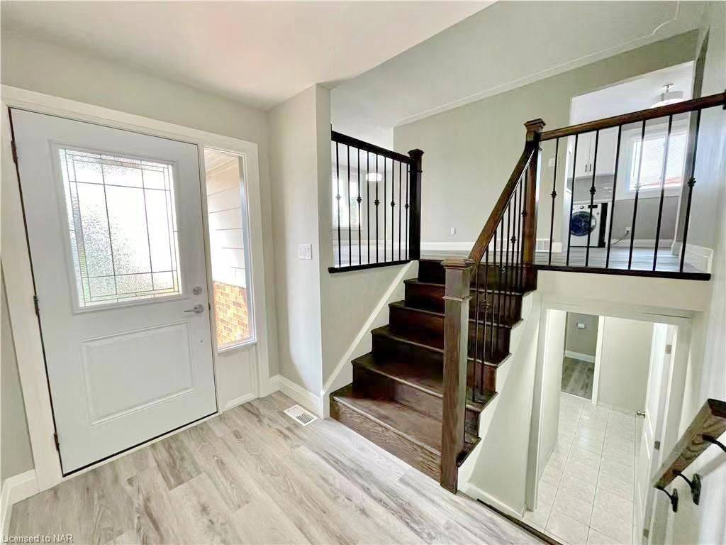 St. Catharines, ON L2M 7H3,24 Winnifred AVE #Upper