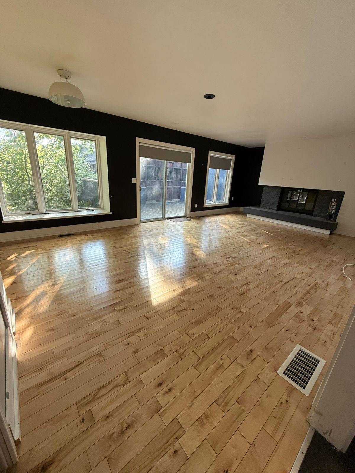 London East, ON N5Y 1N2,231 MICHAELMAS ST