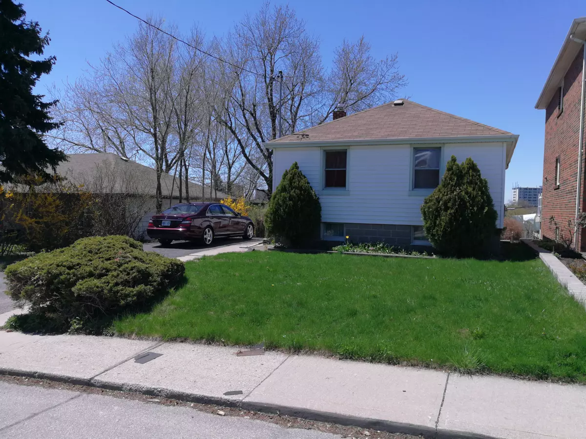 Toronto E04, ON M1L 2W2,78 Maybourne AVE