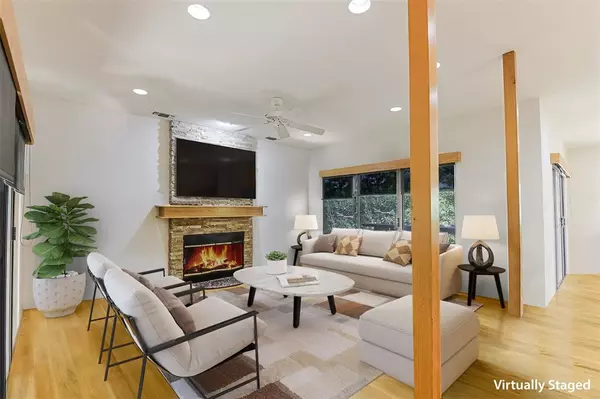 Azle, TX 76020,213 Eagle Point N