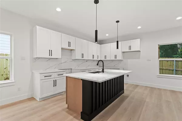 Dallas, TX 75210,4523 Wahoo Street