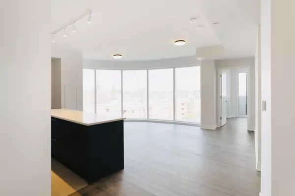 Toronto C04, ON M6B 2Y9,2525 Bathurst ST #707