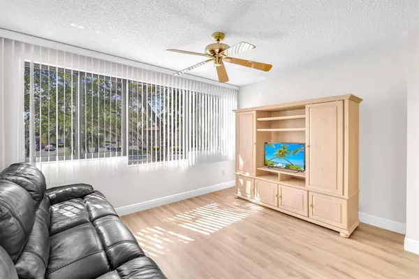Tamarac, FL 33321,10839 W Clairmont Cir #209