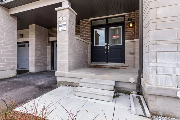 Vaughan, ON L4H 5G2,7 Holyrood CRES