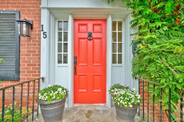 Welland, ON L3C 4N5,15 Church ST