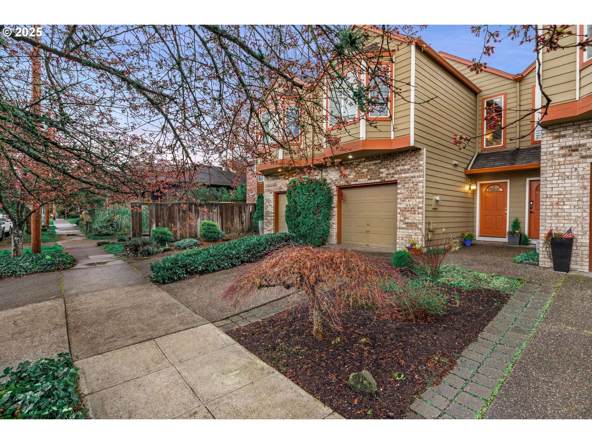 Portland, OR 97239,5951 S HOOD AVE