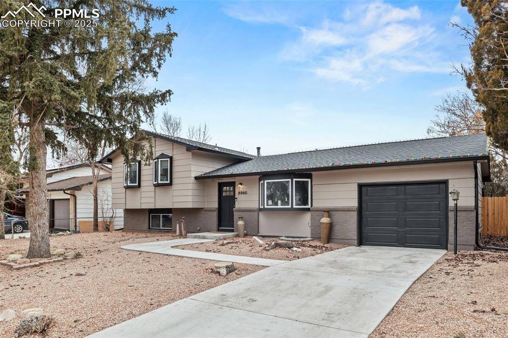 6940 Roaring Springs LN, Fountain, CO 80817