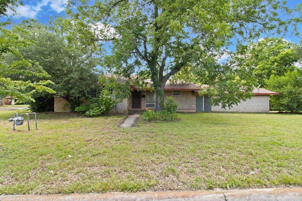 301 N 8th Avenue, Teague, TX 75860