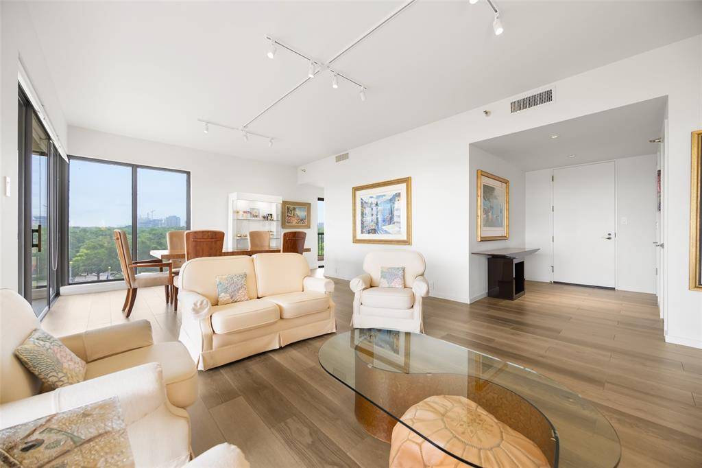 Dallas, TX 75219,3831 Turtle Creek Boulevard #7E
