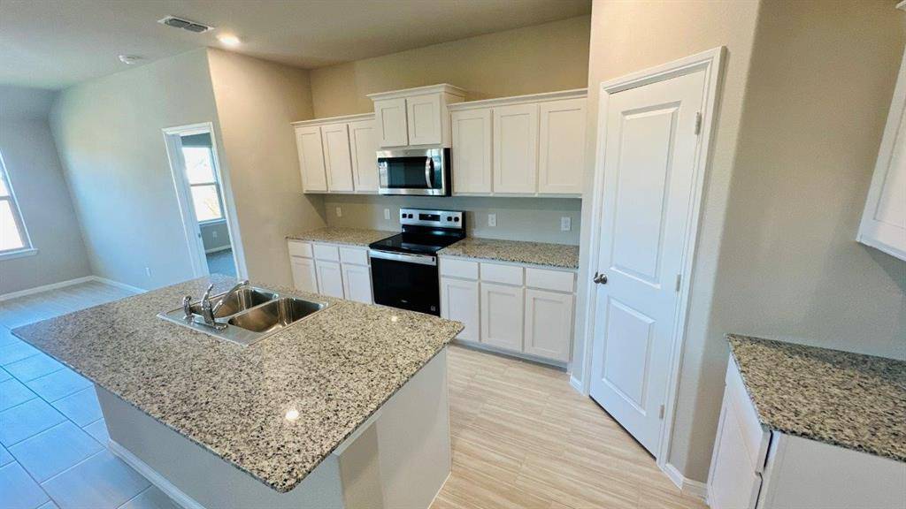 Cleburne, TX 76033,408 MARSH Street