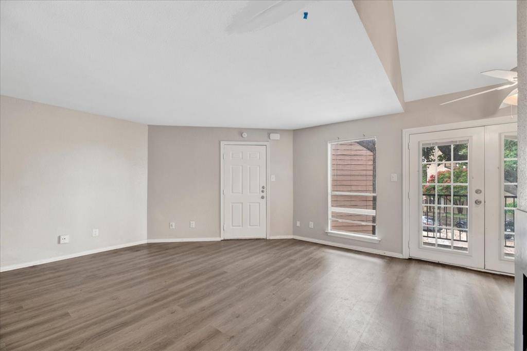 Dallas, TX 75243,9803 Walnut Street #B208