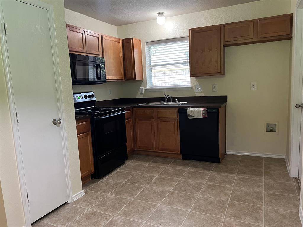 Burleson, TX 76028,421 Bretts Way
