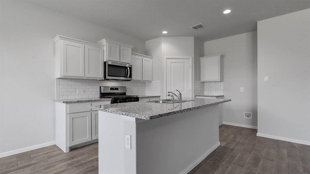Granbury, TX 76049,321 GALLANT MAN Court