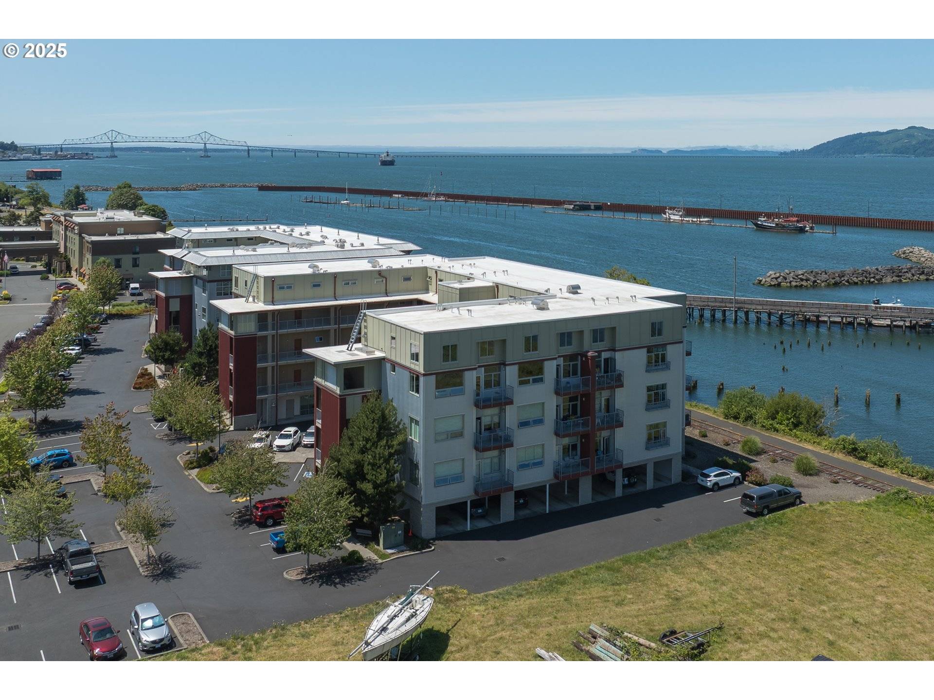 Astoria, OR 97103,3990 ABBEY LN #B401