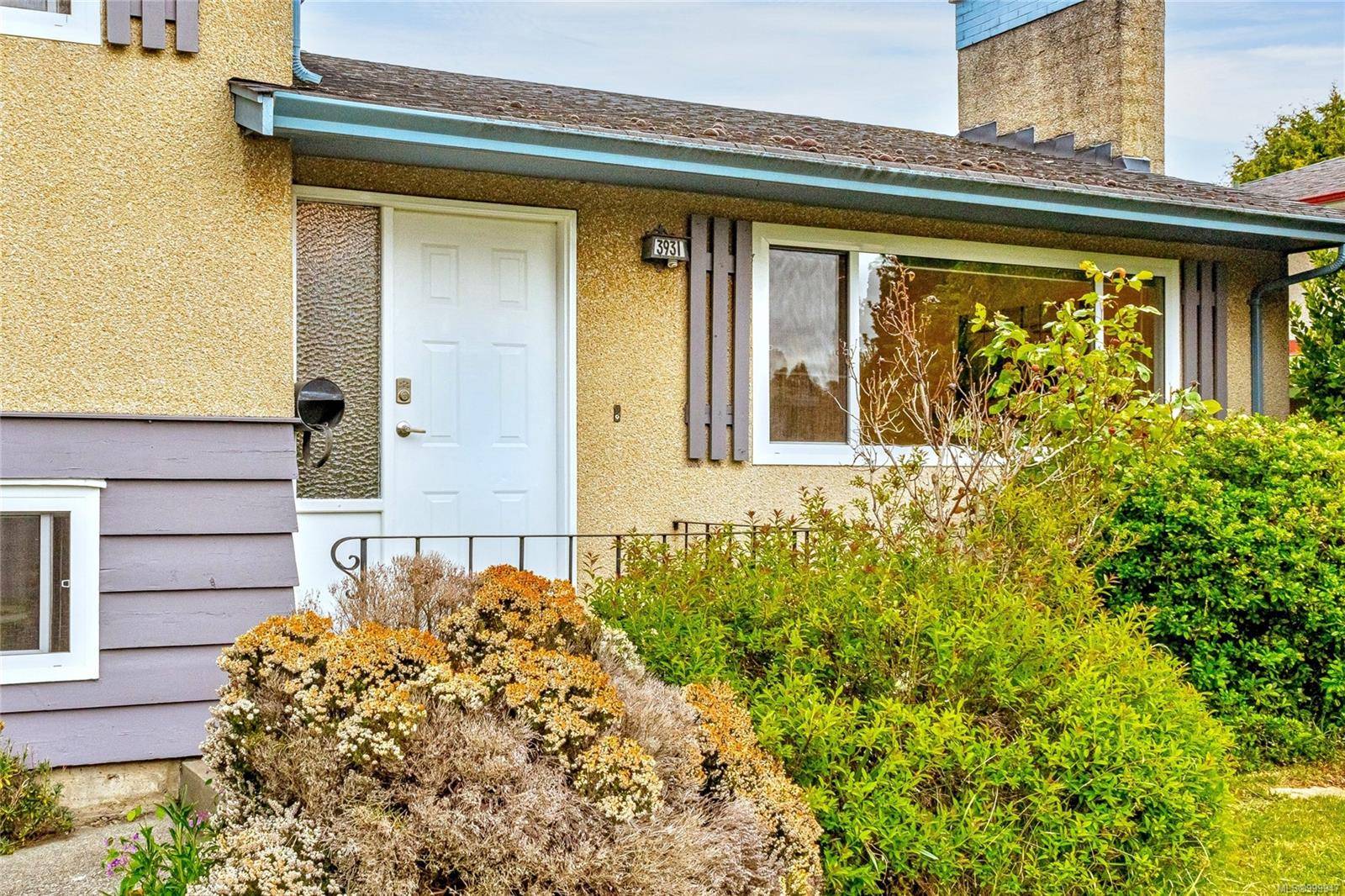 Saanich, BC V8P 4W1,3931 Ansell Rd
