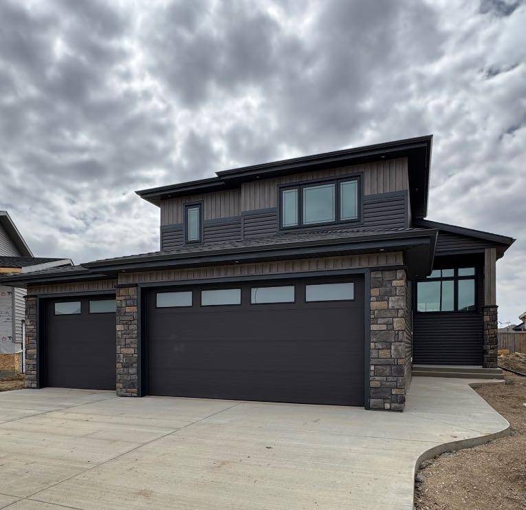 1806 60A Avenue Close, Lloydminster, AB T9V 3S3