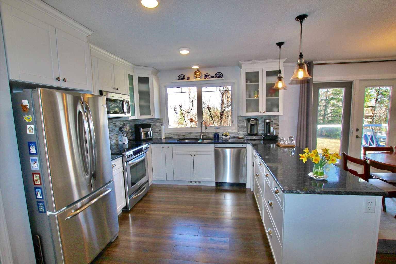 Sylvan Lake, AB T4S 1G5,5407 48 AVE