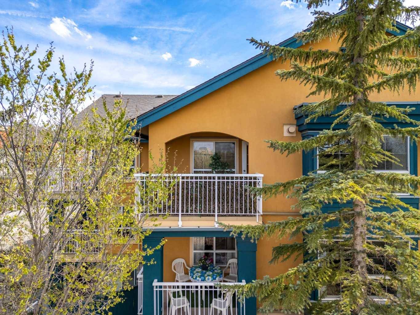 Calgary, AB T3E 7N1,25 Richard PL Southwest #306