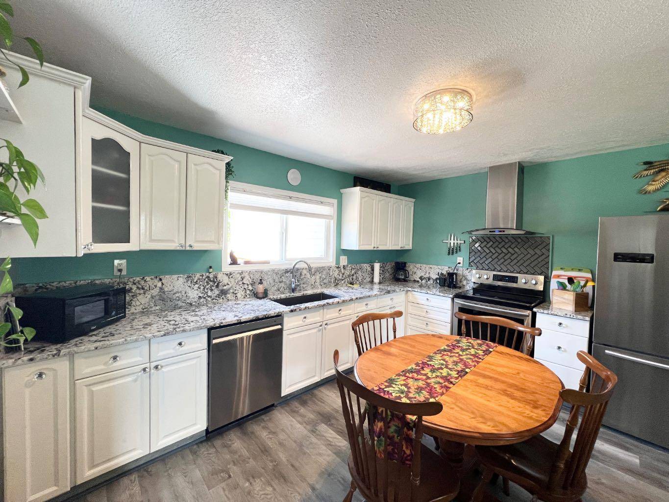 Drumheller, AB T0J0Y1,101 19 ST NW