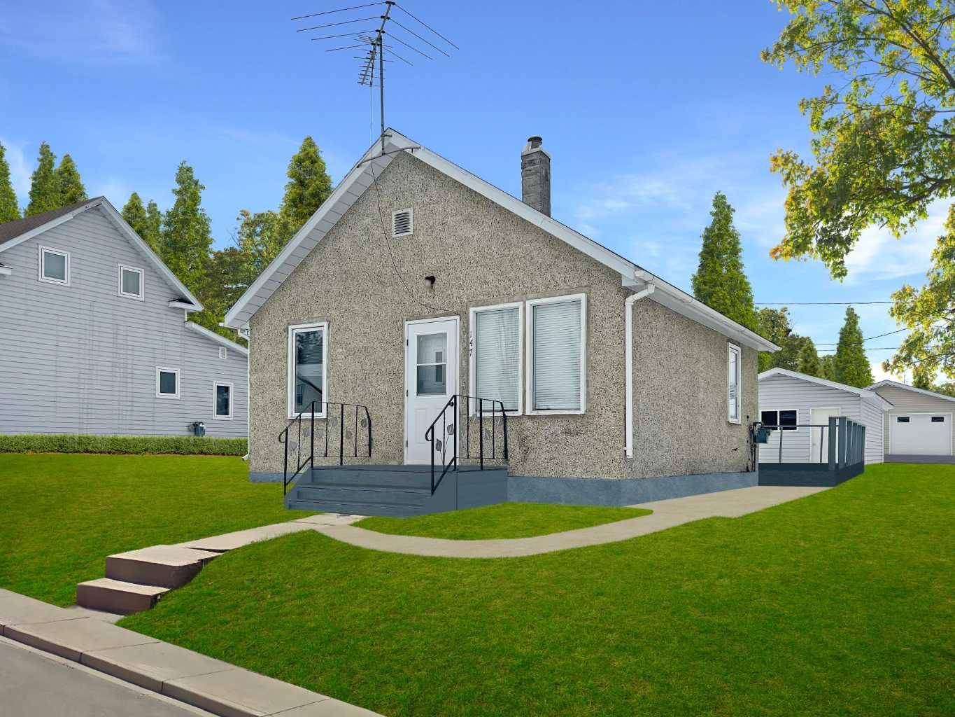 147 Main ST, St. Walburg, SK S0M 2T0