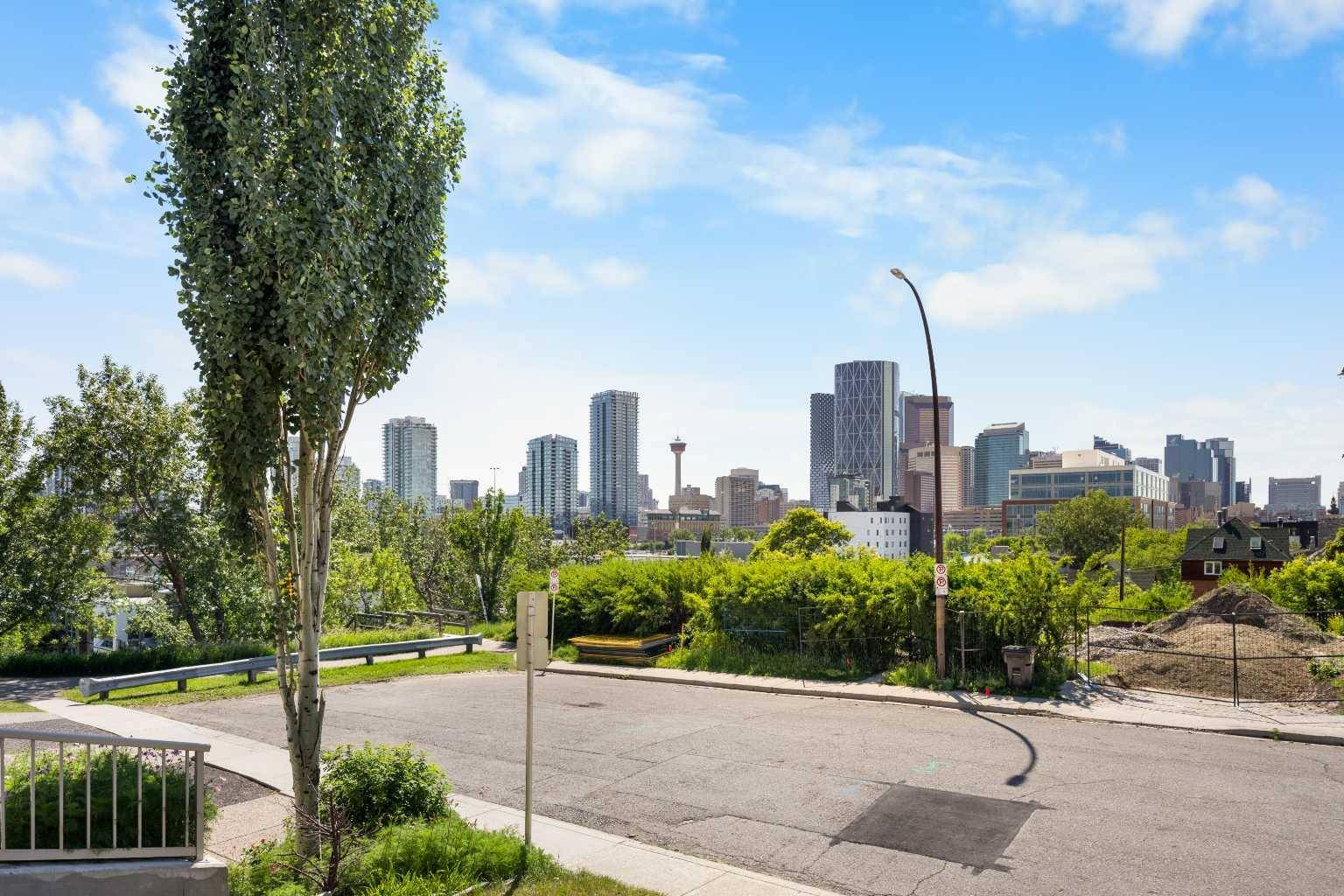 Calgary, AB T2E 4A3,68 6A ST NE