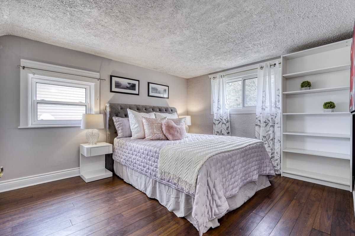 Toronto C14, ON M2M 3H7,29 Whitman ST #2