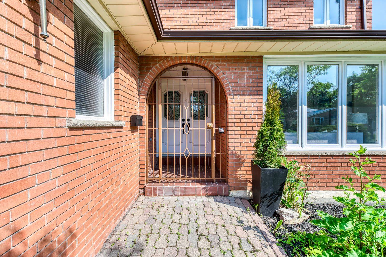 Toronto C15, ON M2H 2A8,22 Mcnicoll AVE