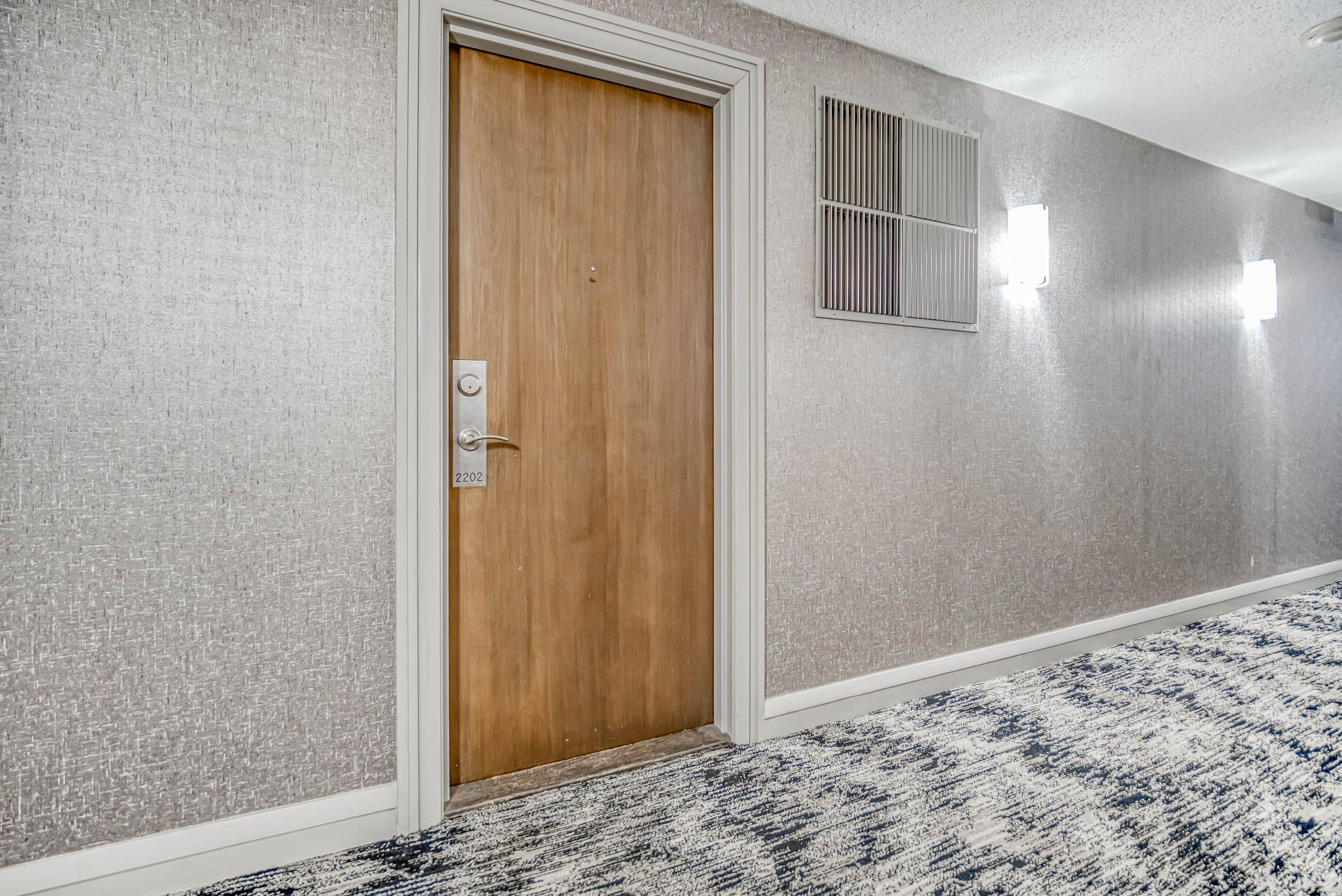 Toronto C14, ON M2N 7K2,21 Hillcrest AVE #2202