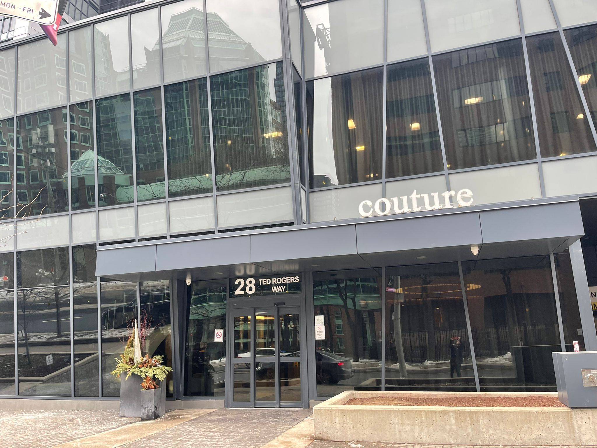 28 Ted Rogers WAY #3807, Toronto C08, ON M4Y 2W7