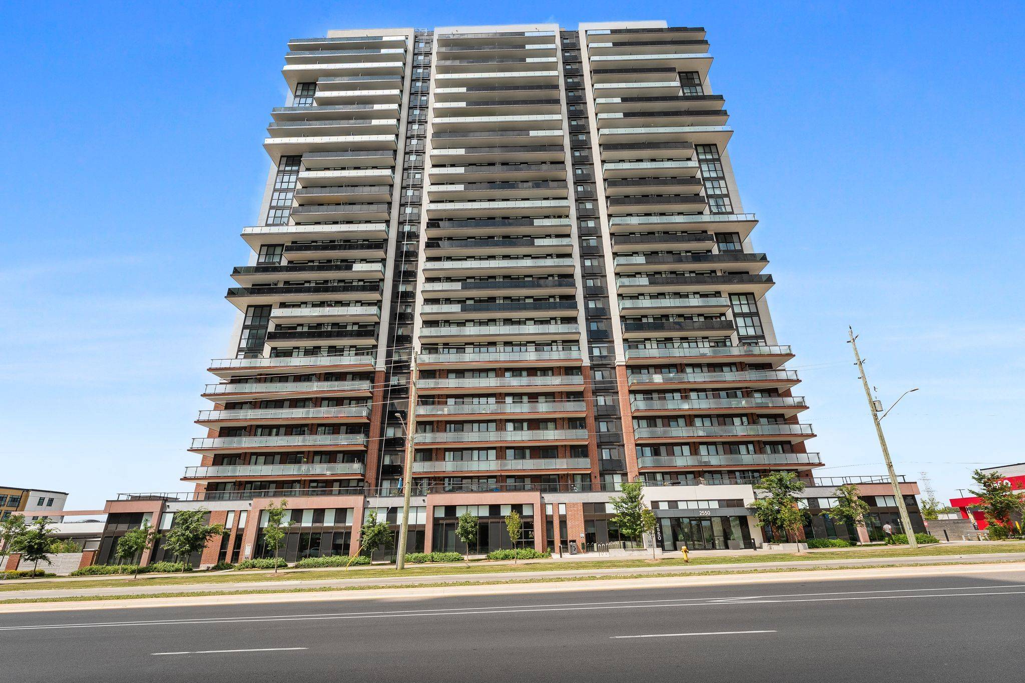Oshawa, ON L1L 0R5,2550 Simcoe ST N #1520