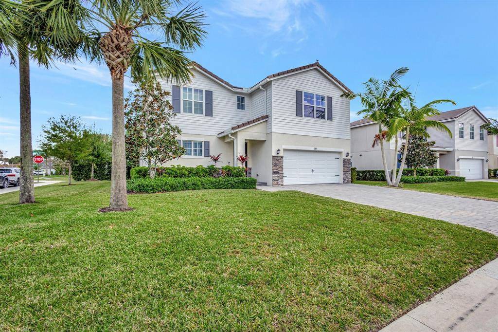 92 Palmetto Ln, Royal Palm Beach, FL 33411